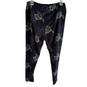 Charlie’s Project Super Soft Black and Green Mandala Print Turtle Leggings